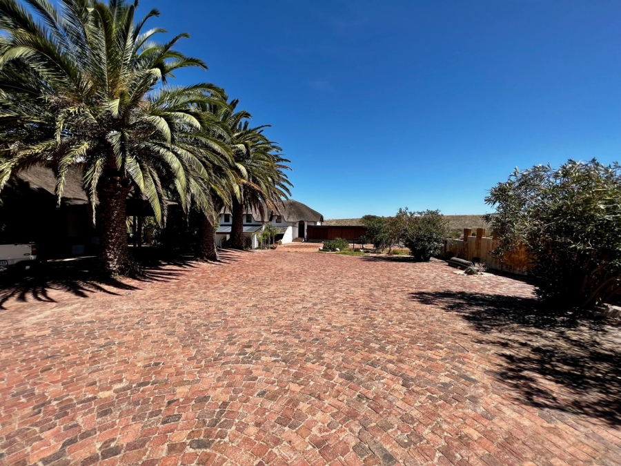 7 Bedroom Property for Sale in Sir Lowrys Pass Village Western Cape